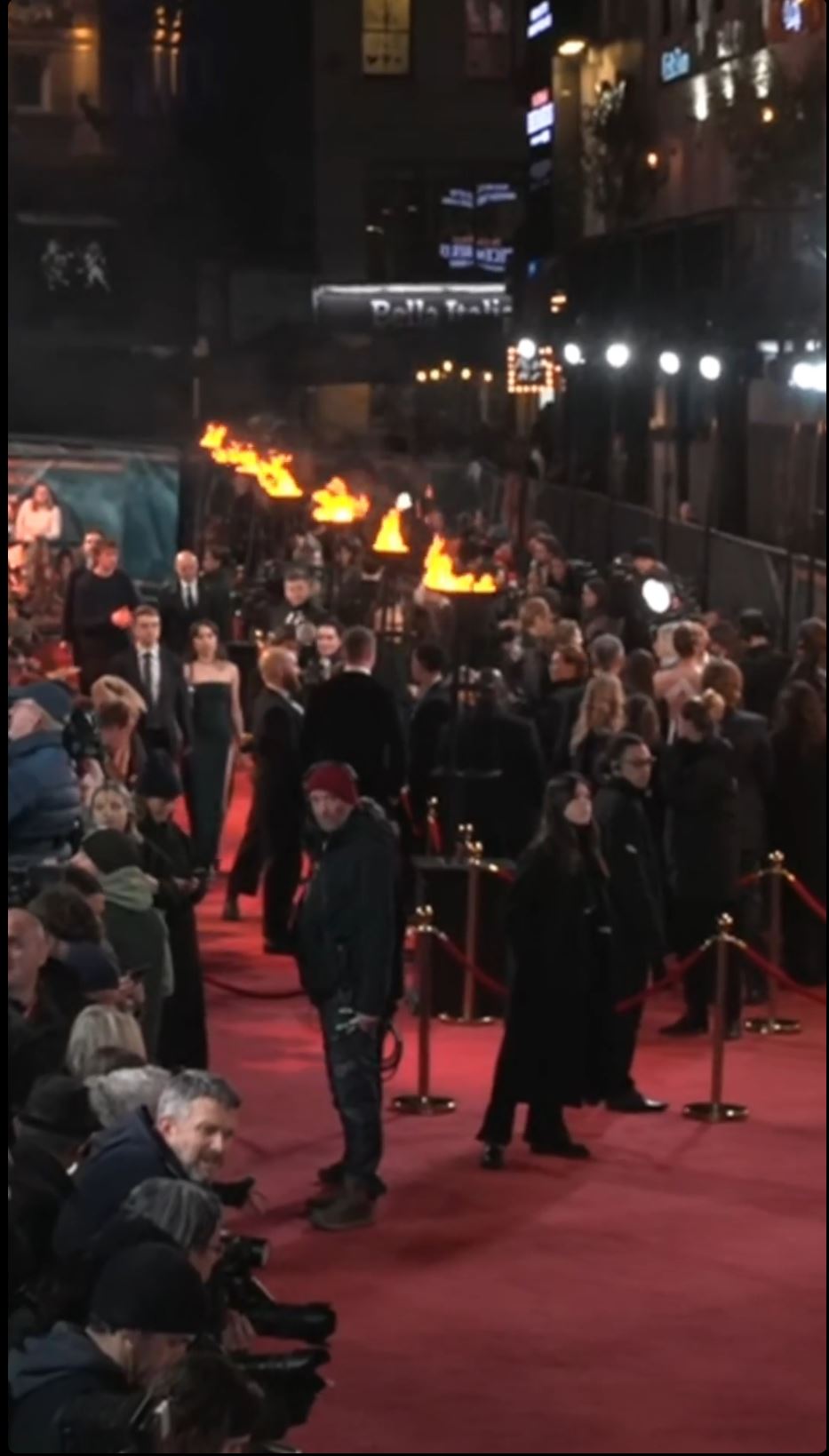 Alfombra roja en el preestreno de la Guerra de los Rohirrim en Londres el 03/12/2024