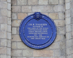 Placa conmemorativa de Tolkien en el Dennison Centre, Hull