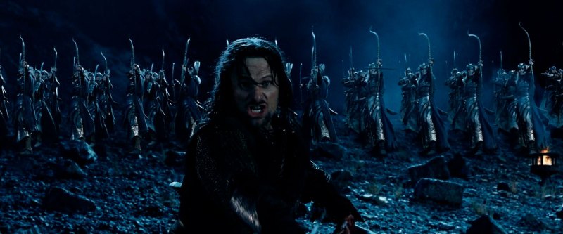 Aragorn y los arqueros Elfos en la Batalla del abismo de Helm