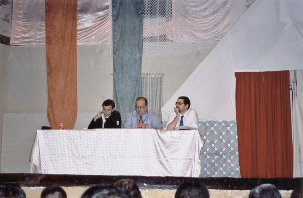 Un momento de la asamblea. Habla Helios, el presidente de la STE